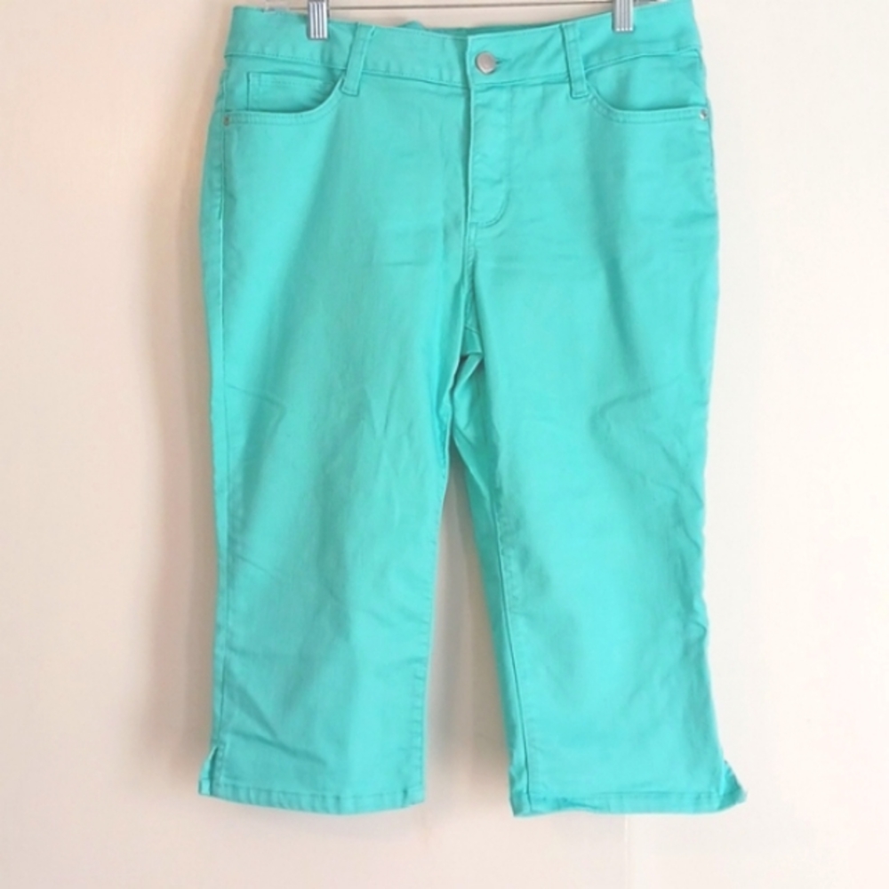 St. John's Bay "Imperial Turquoise" Capris in Size 12P